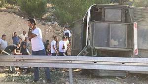 Son dakika… Mersin’de askerleri taşıyan otobüs devrildi!