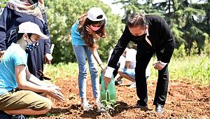 Tuzla'da gençler, her ihtiyaç sahibi için bir tohumu toprakla buluşturdu