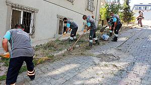 ATAŞEHİR'DE YANGIN TEHLİKELERİNE KARŞI ANIZ TEMİZLİĞİ YAPILIYOR