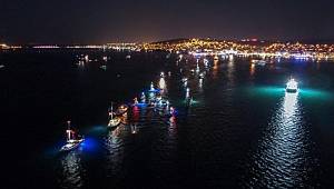 Ayvalık’ta hem karada hem denizde 30 Ağustos coşkusu