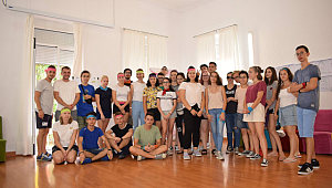 Beşiktaş gençlerin yanında...