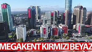 Dev Türk bayraklarıyla donatılan gökdelenler havadan görüntülendi!