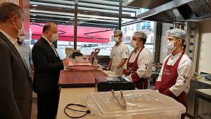 Maltepe'de restoran ve özel eğitim merkezinde korona virüs denetimi