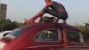 Ataşehir'de 'Örümcek Adam' şaşkınlığı