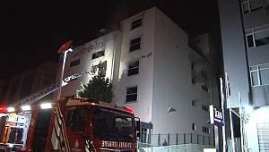 Beylikdüzü’nde tekstil fabrikasının deposunda yangın çıktı