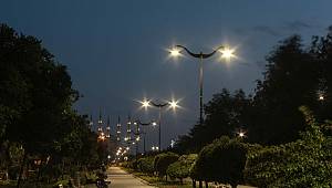 Büyükşehir ekipleri 300 dönümlük parkın ışıklandırma sistemini yeniledi