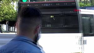 İSTANBUL'DA TOPLU ULAŞIMDA SOSYAL MESAFESİZ AYAKTA YOLCULUK