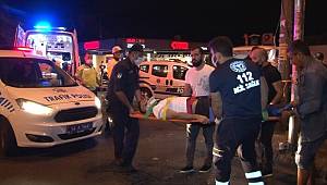 Şişli’de çalıntı motosikletle polisten kaçan şüpheliler taksiye çarptı:2 yaralı