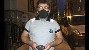 Sokakta bulduğu paranın sahibini arıyor