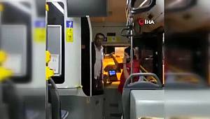 Son dakika haberi! Özel Halk Otobüsünde şoför ve yolcu arasında çıkan tartışma cep telefonu kamerasına yansıdı