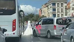 Sultangazi'de gelin konvoyuyla yolu kapatıp halay çektiler