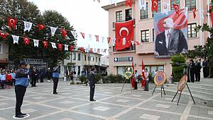 29 EKİM CUMHURİYET BAYRAMI TÖRENİNİ BELEDİYE MEYDANINDA GERÇEKLEŞTİ