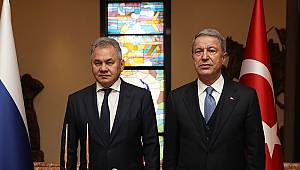 Bakan Akar ve Şoygu arasında kritik görüşme