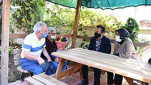 Büyüklerimize Anlamlı Ziyaret