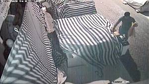 Daha önce iki kez soyulduğunu, üçüncü kez soyulunca anladı