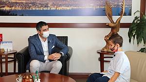 Görme Engelli Çocuğun Sesli Kütüphane Hayali Kartal'da Gerçek Oldu