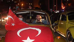Kartal'da 29 Ekim Cumhuriyet Bayramı Arabalı konserle kutlandı