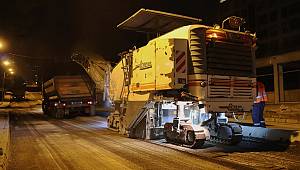 Kartal’da Asfalt Serim Çalışmaları Gece Gündüz Devam Ediyor