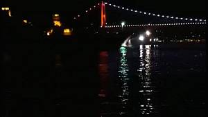 Motorunda arıza meydana gelen gemi Yenikapı'ya çekildi