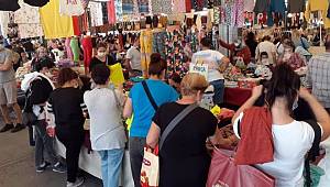 Pazarda maske var, sosyal mesafe yok
