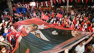 Zeydan Karalar, “Cumhuriyet özgürlüktür, nefestir.”