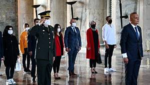 Abdulsamed Elçi, partisinin kuruluş aşamasının tamamlanmasının ardından ilk ziyaretini de Anıtkabir'e yaptı.