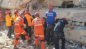 Adana Büyükşehir ekibi İzmir’de hayat kurtarmak için sürdürülen çalışmalara katılıyor