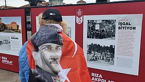 ATATÜRK, HAYATA GÖZLERİNİ YUMDUĞU BEŞİKTAŞ’TA ANILDI