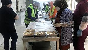 Avcılar'da karantinadaki ailelere günde iki öğün yemek hizmeti