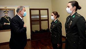 Bakan Akar, MSB'de görevli öğretmenlerle bir araya geldi