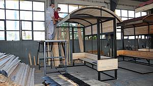 Büyükşehir kendi durağını üretiyor