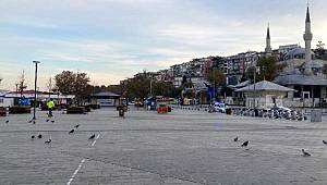 İstanbul'da meydanlar sessizliğe büründü yollar boş kaldı