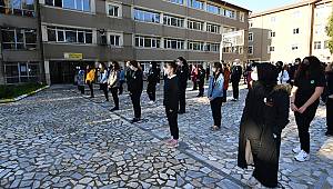 LİSE SON SINIF ÖĞRENCİLERİNE ÜCRETSİZ ONLİNE SORU BANKASI MODÜLÜ DAĞITILDI