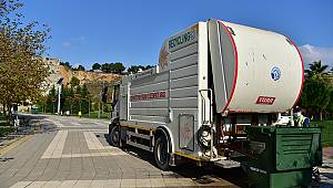 Tuzla’da Çöp Toplama Alanları Her Gün Dezenfekte Ediliyor