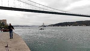 ABD savaş gemisi İstanbul Boğazı'ndan geçti