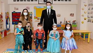 BAŞKAN AKPOLAT’TAN MİNİK ÖĞRENCİLERE YENİ YIL SÜRPRİZİ