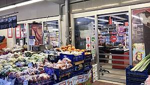 Bugün marketler açık mı? Hafta sonu 5-6 Aralık sokağa çıkma yasağında marketler açık mı? Bugün marketler kaçta açılıp kaçta kapanacak? Markete gitmek serbest mi?