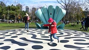 Kalamış Parkı'na İsveçli Dans Pisti Kuruldu