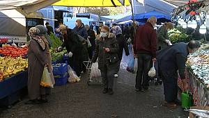 Kartal'da kısıtlama öncesi semt pazarlarında yoğunluk