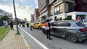 Son dakika haber | Polis ekipleri, İETT otobüsünde izin belgesi kontrolü yaptı