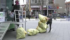 Zeytinburnu'nda atığını getiren alışveriş puanını kaptı