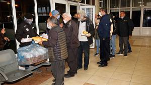 Adana Büyükşehir Belediyesi'nden yemek desteği
