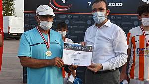 Başkan Ahmet Cin’den pandemi sürecinde zor günler geçiren antrenörlere 300 bin TL destek