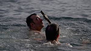 Haliç'te denizden haç çıkarma töreni yapıldı