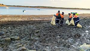 İSTANBUL'UN BARAJ GÖLLERİ TEMİZLENİYOR