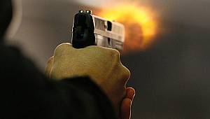 Pendik'te bir araca silahlı saldırı