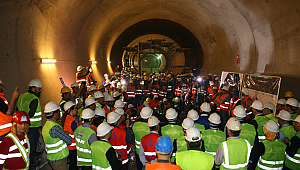 Sabiha Gökçen metro şantiyesinde çalışan işçiler eylem yaptı