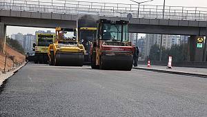 Adana Büyükşehir Belediyesi asfalt ve yol çalışmalarına devam ediyor