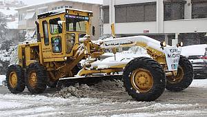 Beşiktaş Belediyesi kar mesaisine başladı