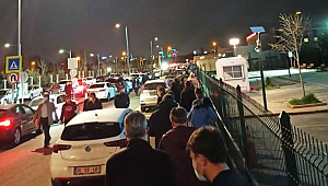 Ankara'da geç saatlerde aşı kuyruğu